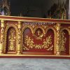 Bàn thờ gia tiên dạng tủ đứng bằng gỗ dổi sơn son thếp vàng