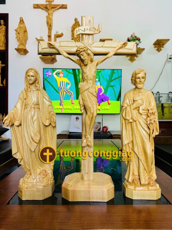 Bộ tượng cho bàn thờ Chúa bằng gỗ pơ mu cao 40cm