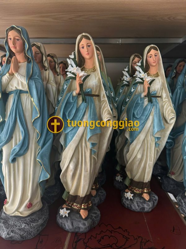 Tượng Đức Mẹ cầm hoa huệ cao 50cm
