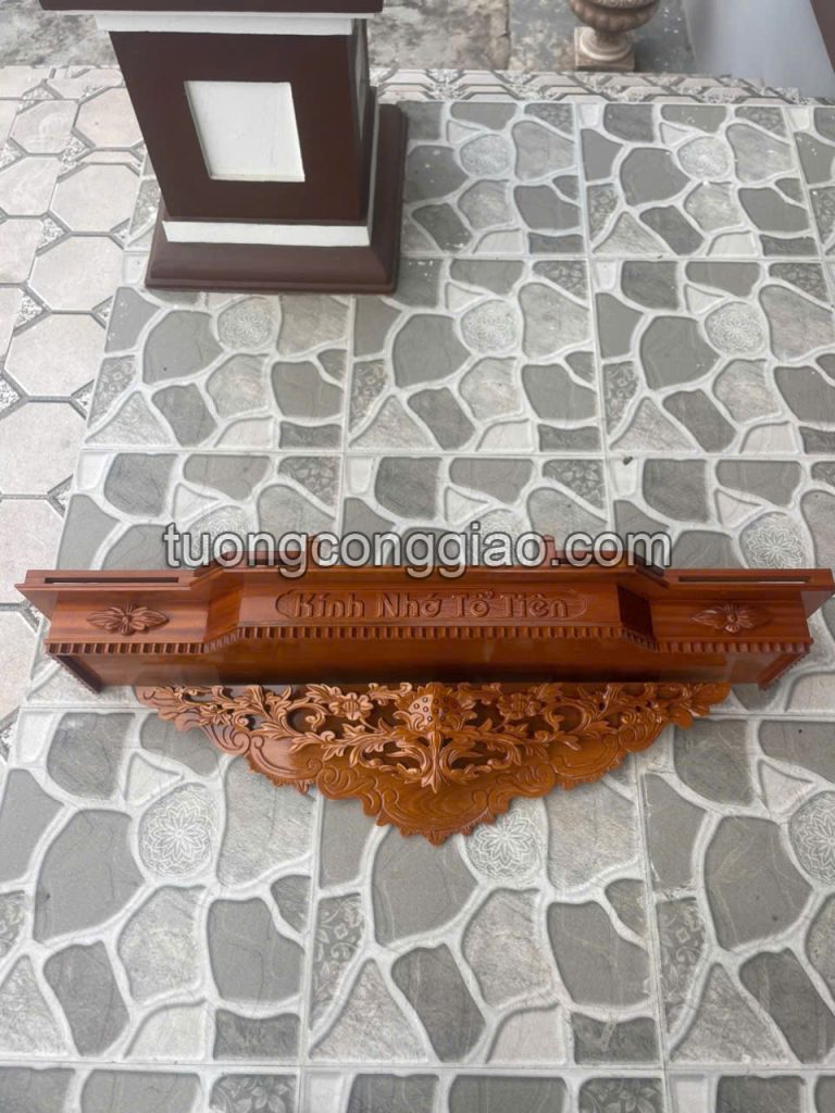 Bàn thờ tổ tiên Công giáo bằng gỗ gõ 120x30cm Bàn thờ tổ tiên Công giáo bằng gỗ gõ 120x30cm