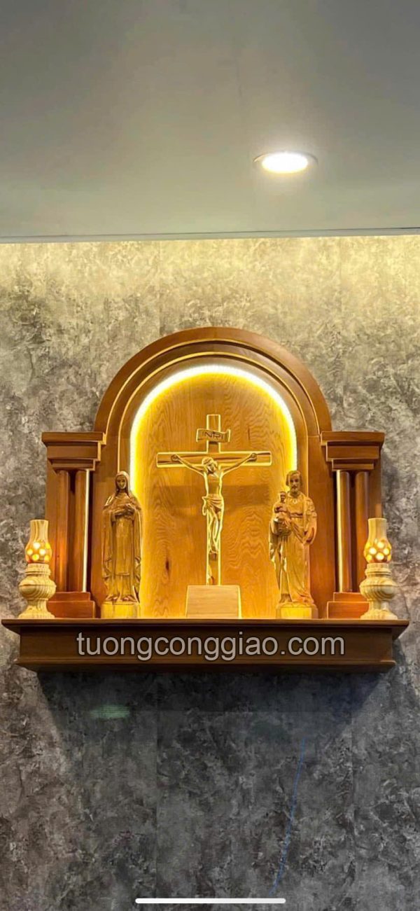 Mẫu bàn thờ Công giáo hiện đại bằng gỗ pơ mu