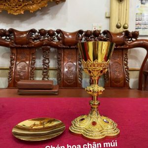 Chén hoa chân múi cao 24cm đia 14cm