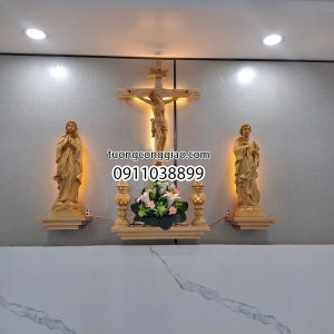 Bàn Thờ Chúa mẫu đương đại bằng gỗ pơ mu