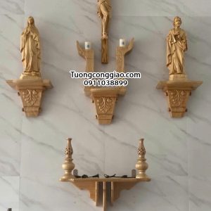 Mẫu bàn thờ Chúa và bàn thờ gia tiên bằng gỗ pơ mu
