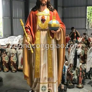 Tượng Chúa Kitô Vua cao 2m2 vẽ màu giả cổ